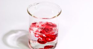 Konzentrationsangabe auf dem Gefahrstoffetikett